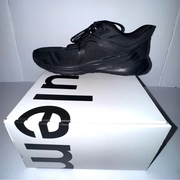 Lululemon Chargefeel Low Sneakers – Black – Size 11 (Like New) - Picture 6 of 9